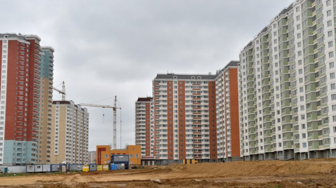 Новая Москва: дворы без машин, страна без людей?